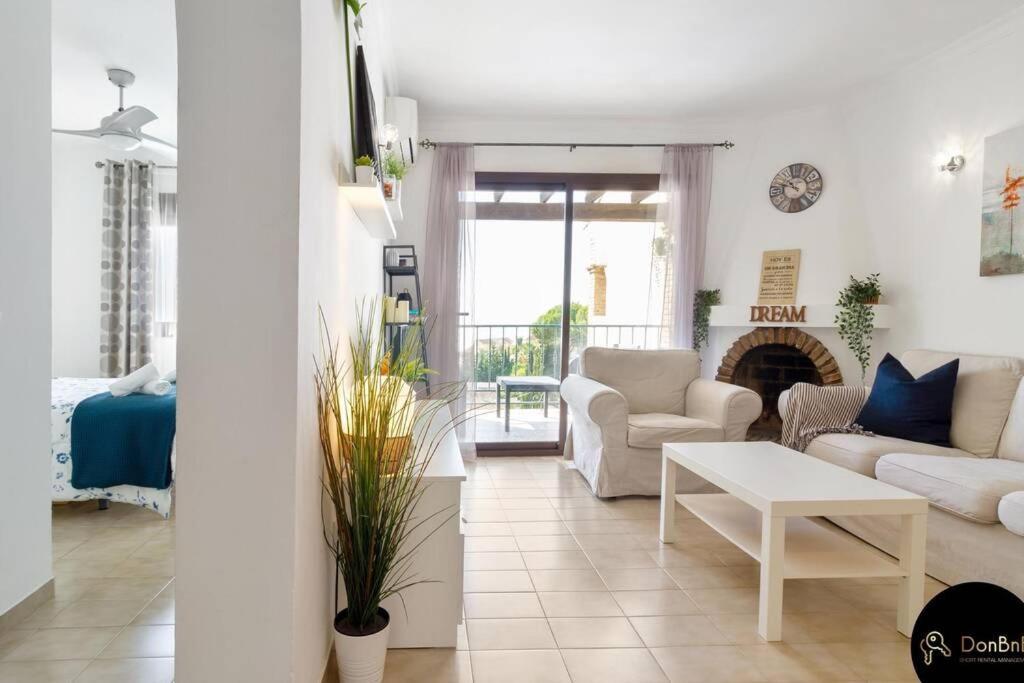 Sea View Apartment In Benalmadena La Capellania ภายนอก รูปภาพ